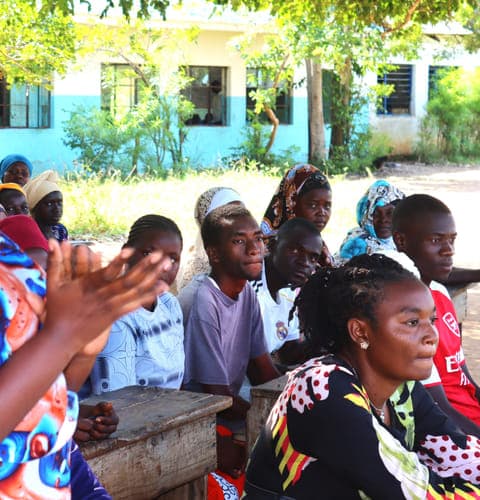 Young people at a GGI na Vijanaa session in Ngathini